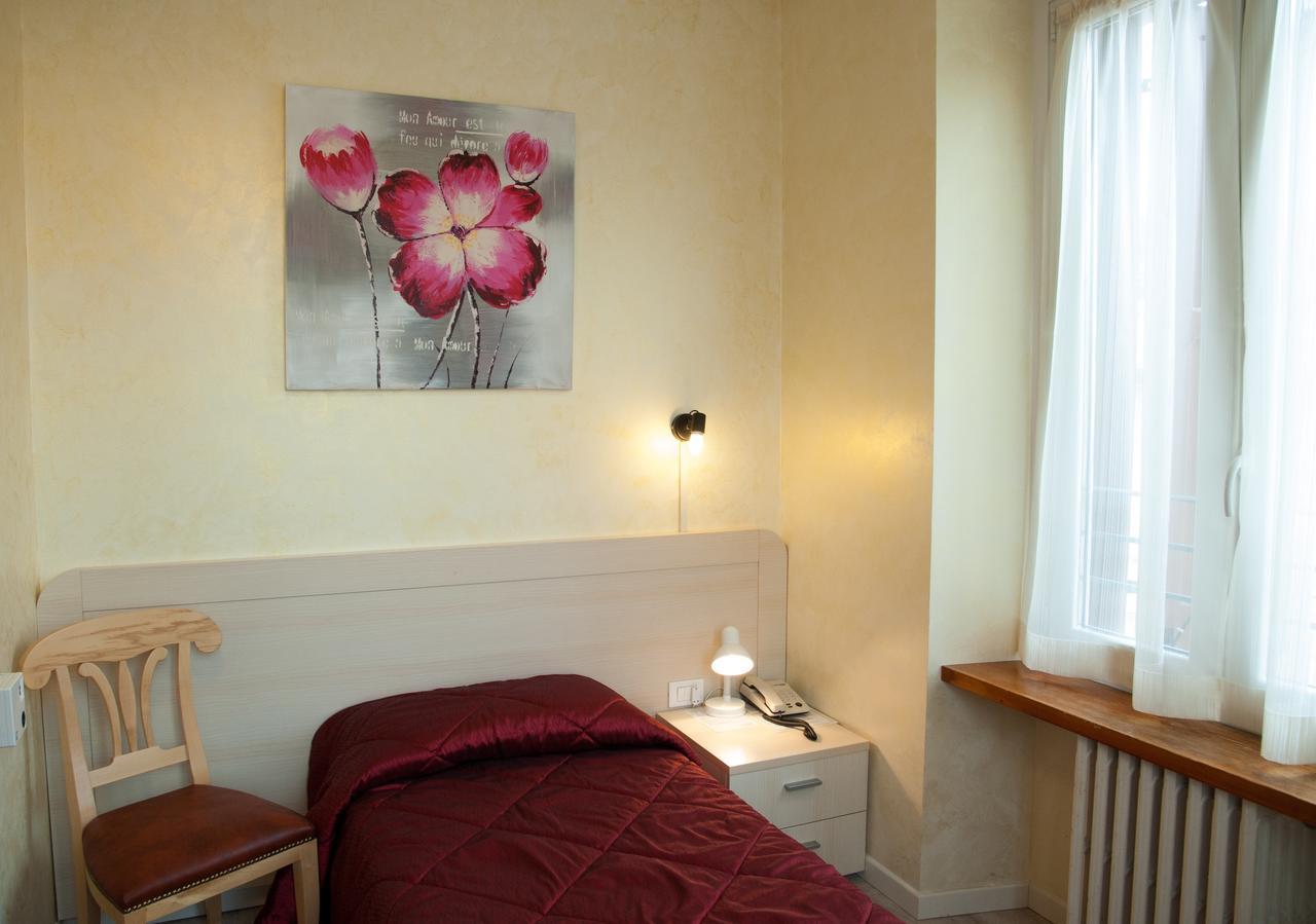 Antico Albergo Неграр Екстериор снимка